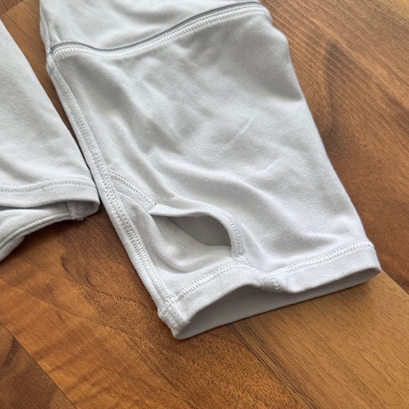 Lululemon Elegant Women's Long Sleeve Top in White - Picture 4 of 11